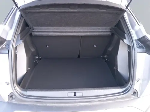 Peugeot 2008 Hybrid 136 e-DCS6 Allure - Photo 18