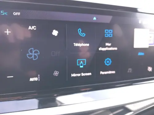 Peugeot 2008 Hybrid 136 e-DCS6 Allure - Photo 20