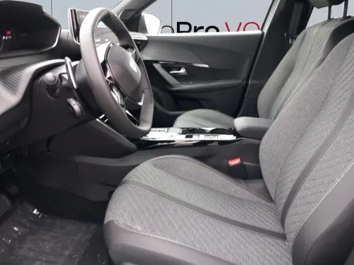 Peugeot 2008 Hybrid 136 e-DCS6 Allure - Photo 9