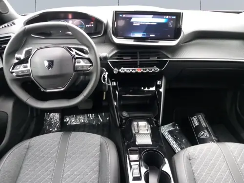 Peugeot 2008 Hybrid 136 e-DCS6 Allure - Photo 11