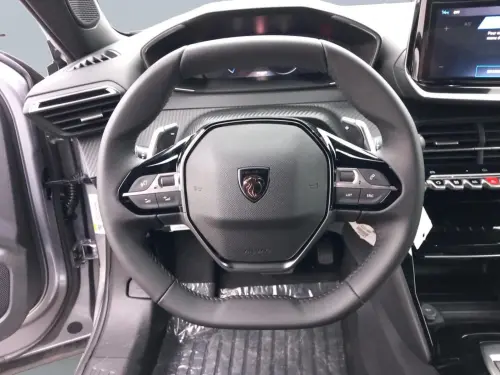 Peugeot 2008 Hybrid 136 e-DCS6 Allure - Photo 12