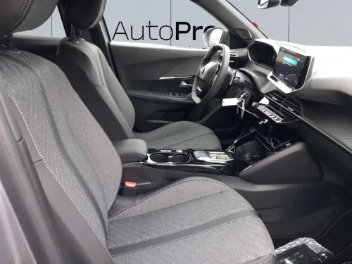 Peugeot 2008 Hybrid 136 e-DCS6 Allure - Photo 16