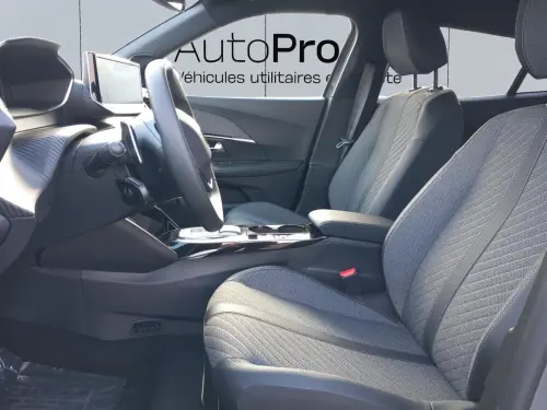 Peugeot 2008 Hybrid 136 e-DCS6 Allure - Photo 9