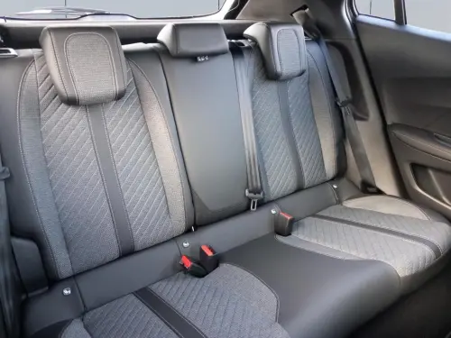 Peugeot 2008 Hybrid 136 e-DCS6 Allure - Photo 17