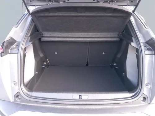 Peugeot 2008 Hybrid 136 e-DCS6 Allure - Photo 18