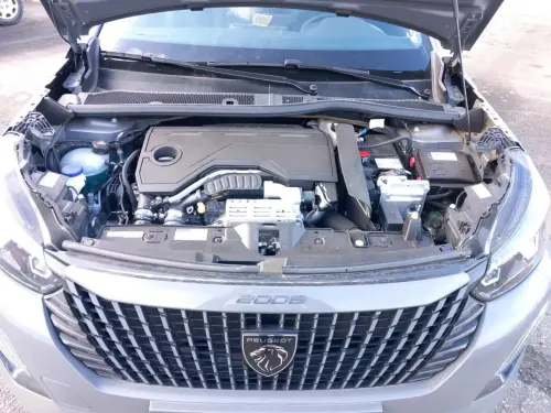 Peugeot 2008 Hybrid 136 e-DCS6 Allure - Photo 19