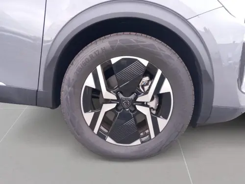 Peugeot 2008 Hybrid 136 e-DCS6 Allure - Photo 8