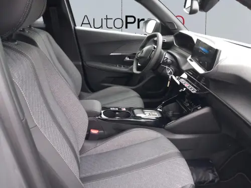 Peugeot 2008 Hybrid 136 e-DCS6 Allure - Photo 16