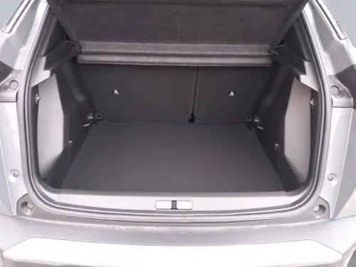 Peugeot 2008 Hybrid 136 e-DCS6 Allure - Photo 18