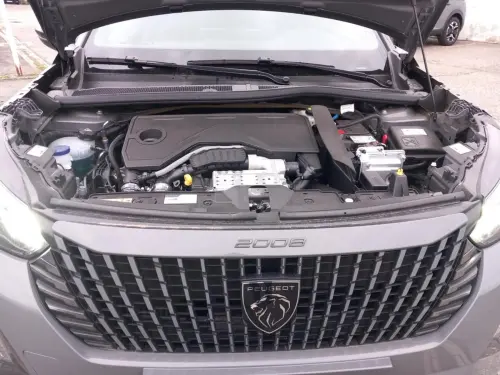 Peugeot 2008 Hybrid 136 e-DCS6 Allure - Photo 19