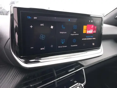 Peugeot 2008 Hybrid 136 e-DCS6 Allure - Photo 20