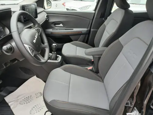 Dacia Sandero ECO-G 100 Stepway Extreme + - Photo 9
