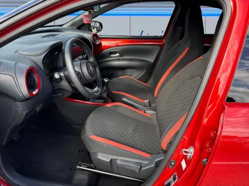 Toyota Aygo Aygo X 1.0 VVT-i 72 Design - Photo 9