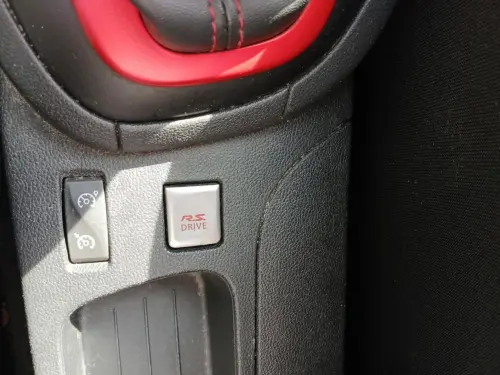 Renault Clio Clio IV 1.6 Turbo 200 RS EDC - Photo 19
