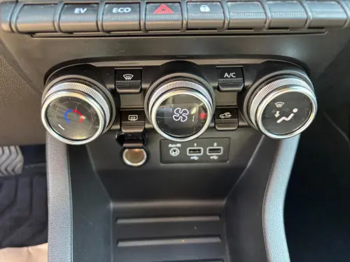 Renault Clio Clio E-Tech 140 - 21N Limited - Photo 20