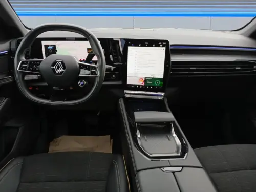 Renault Austral E-Tech hybrid 200 Iconic - Photo 11