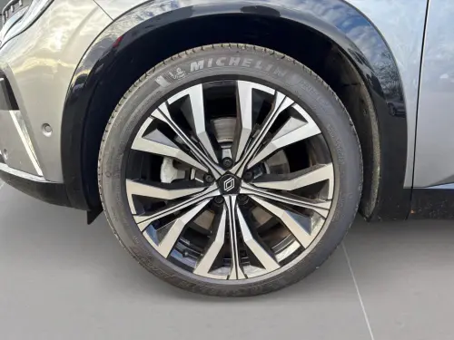 Renault Austral E-Tech hybrid 200 Iconic - Photo 8