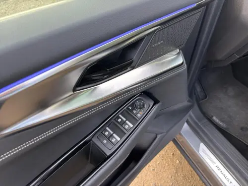 Renault Austral E-Tech hybrid 200 Iconic - Photo 10