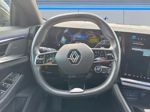 Renault Austral E-Tech hybrid 200 Iconic - Photo 12