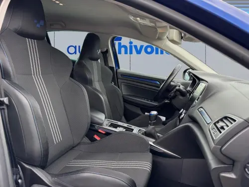 Renault Megane Mégane IV Berline dCi 130 Energy Intens - Photo 16