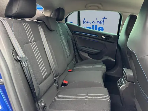 Renault Megane Mégane IV Berline dCi 130 Energy Intens - Photo 17