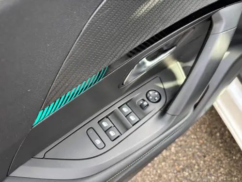 Peugeot 2008 PureTech 130 S&S EAT8 Allure Pack - Photo 10