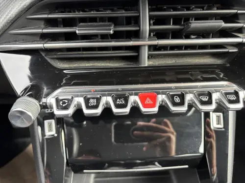 Peugeot 2008 PureTech 130 S&S EAT8 Allure Pack - Photo 21