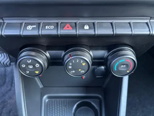 Dacia Duster TCe 90 FAP 4x2 Essentiel - Photo 20