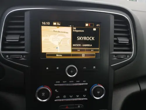 Renault Megane Mégane IV Berline TCe 115 FAP Business - Photo 17