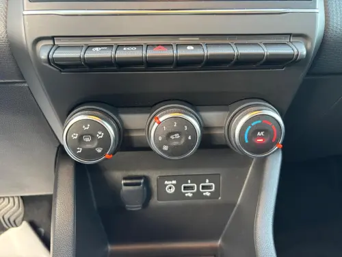 Renault Clio Clio TCe 90 Equilibre - Photo 21