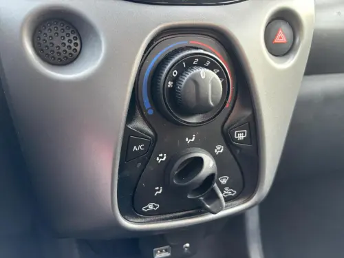 Toyota Aygo Aygo 1.0 VVT-i x-play - Photo 20