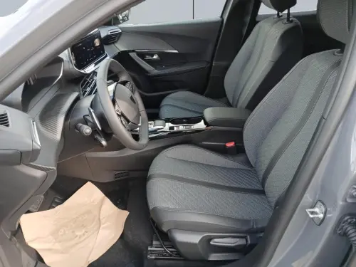 Peugeot 2008 Hybrid 136 e-DCS6 Allure - Photo 9