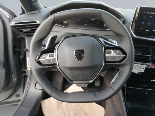 Peugeot 2008 Hybrid 136 e-DCS6 Allure - Photo 12