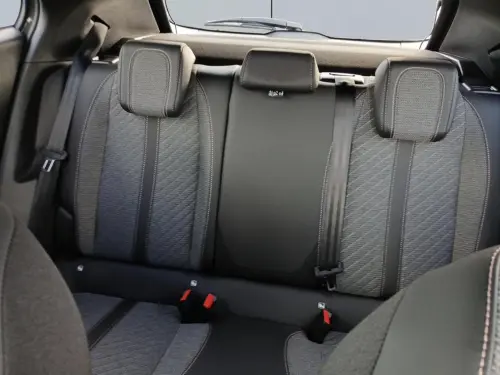 Peugeot 2008 Hybrid 136 e-DCS6 Allure - Photo 15