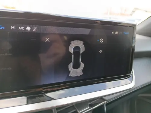 Peugeot 2008 Hybrid 136 e-DCS6 Allure - Photo 20