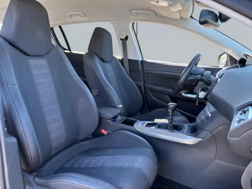 Peugeot 308 PureTech 130ch S&S BVM6 Allure - Photo 16