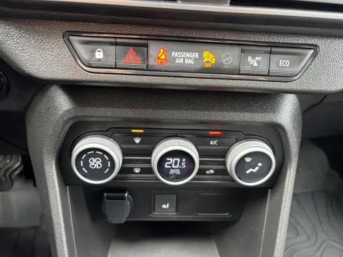 Dacia Jogger Hybrid 140 7 places Extreme - Photo 20