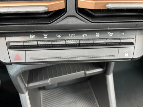 Dacia Duster Hybrid 140 Extreme - Photo 20