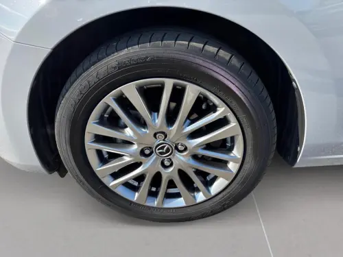 Mazda 2 1.5 E-SKYACTIV G M HYBRID 115 CH EXCLUSIVE-LINE - Photo 8