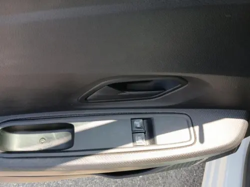 Dacia Sandero SCe 65 Essentiel - Photo 10