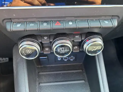 Renault Captur E-Tech full hybrid 145 Engineered - Photo 21