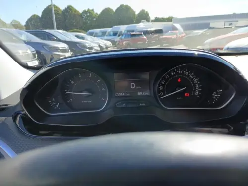 Peugeot 208 PureTech 110ch S&S BVM6 Allure - Photo 13