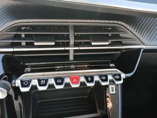 Peugeot 208 PureTech 100 S&S BVM6 Active - Photo 19