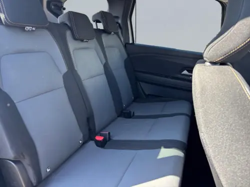 Dacia Jogger Hybrid 140 7 places Extreme - Photo 17