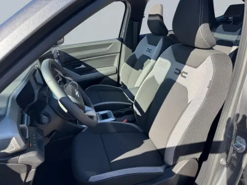 Dacia Bigster Mild Hybrid 140 Journey - Photo 9