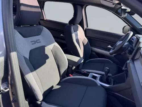 Dacia Bigster Mild Hybrid 140 Journey - Photo 16