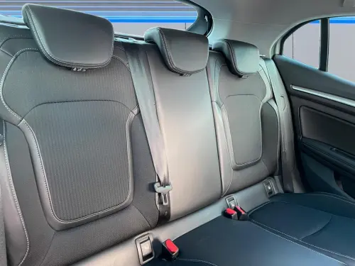 Renault Megane Megane IV Berline TCe 140 Techno - Photo 17