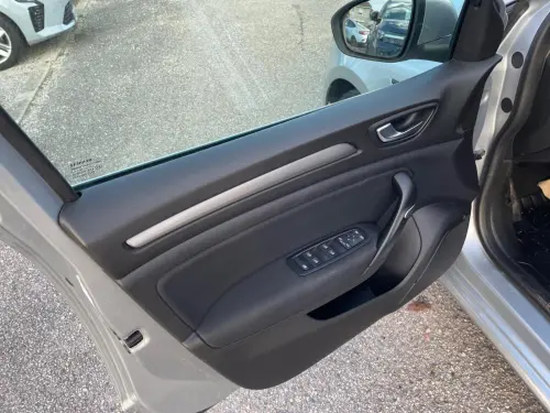 Renault Megane estate Mégane IV Estate E-TECH Plug-In Hybride 160 Business - Photo 10