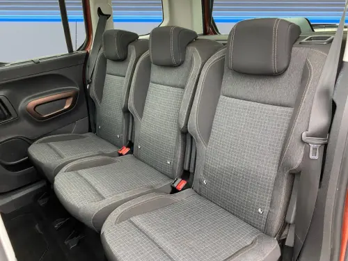 Peugeot Rifter Standard BlueHDi 130 S&S EAT8 GT Line - Photo 15