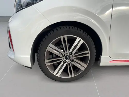 Kia Picanto 1.2 essence MPi 84 ch BVM5 GT Line - Photo 8